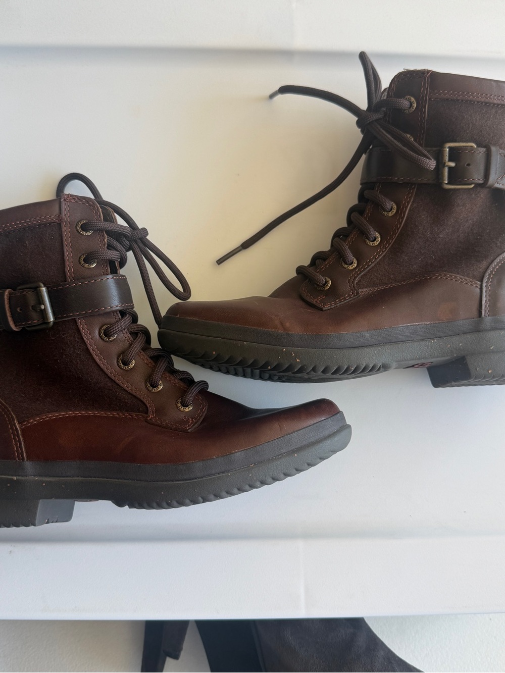 UGG Kesey Waterproof Womens Dark Brown Lace-Up Buckle Ankle Boots 5.5